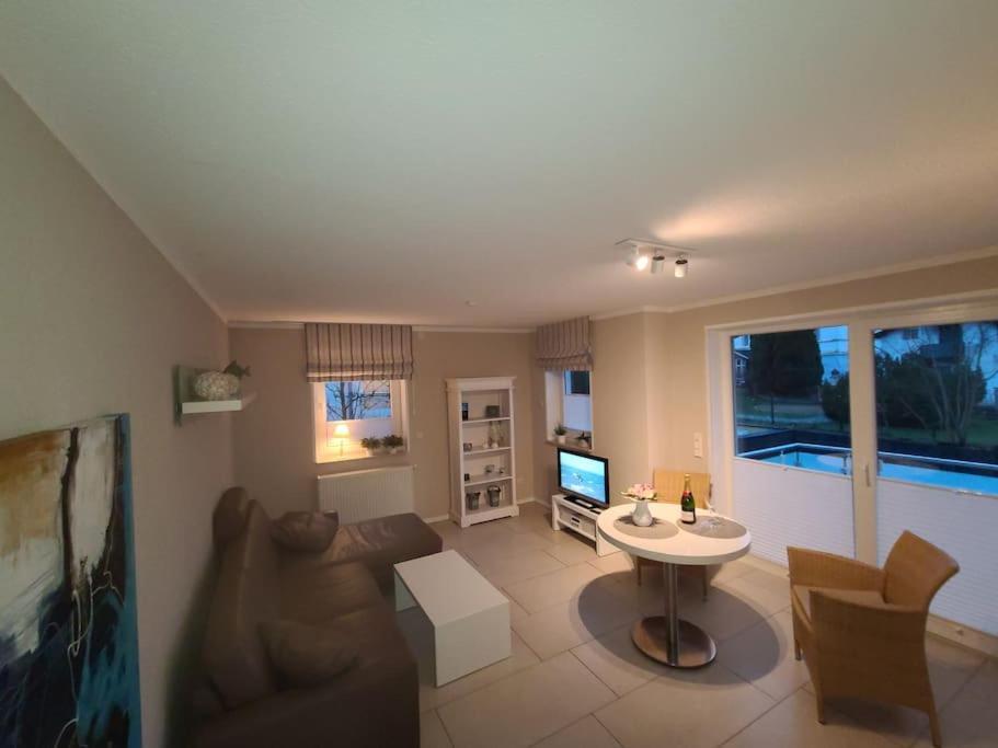 Haus Nemo - 5, Gemuetliches Mit Strandkorb, Strandnah 50 M * Heringsdorf (Usedom)