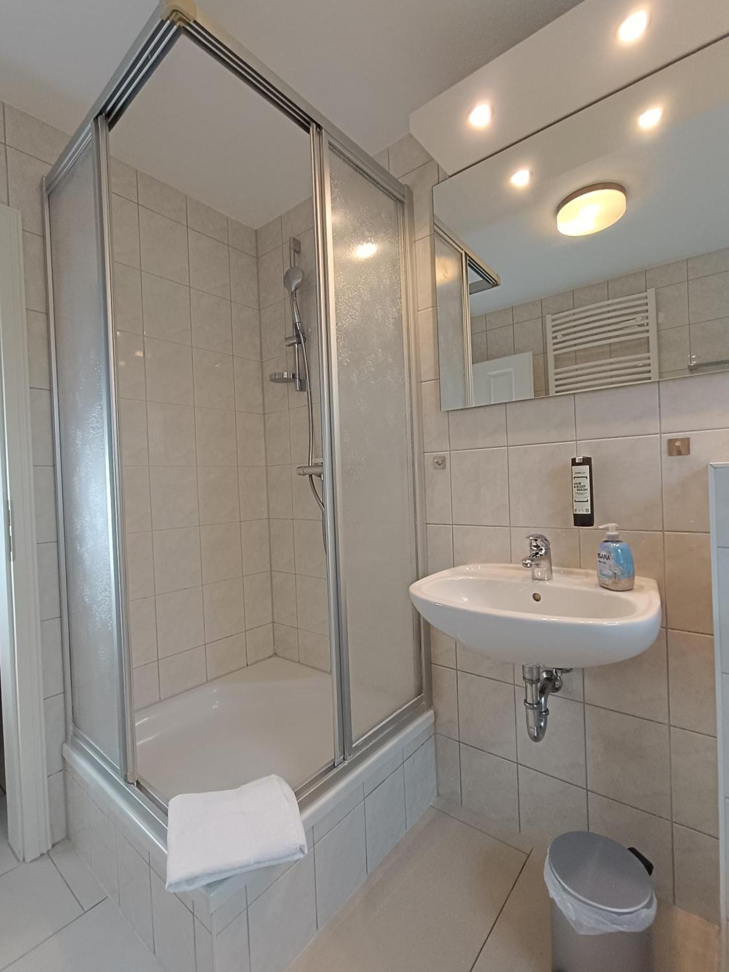 Haus Nemo - 5, Gemuetliches Mit Strandkorb, Strandnah 50 M Appartement Heringsdorf (Usedom)