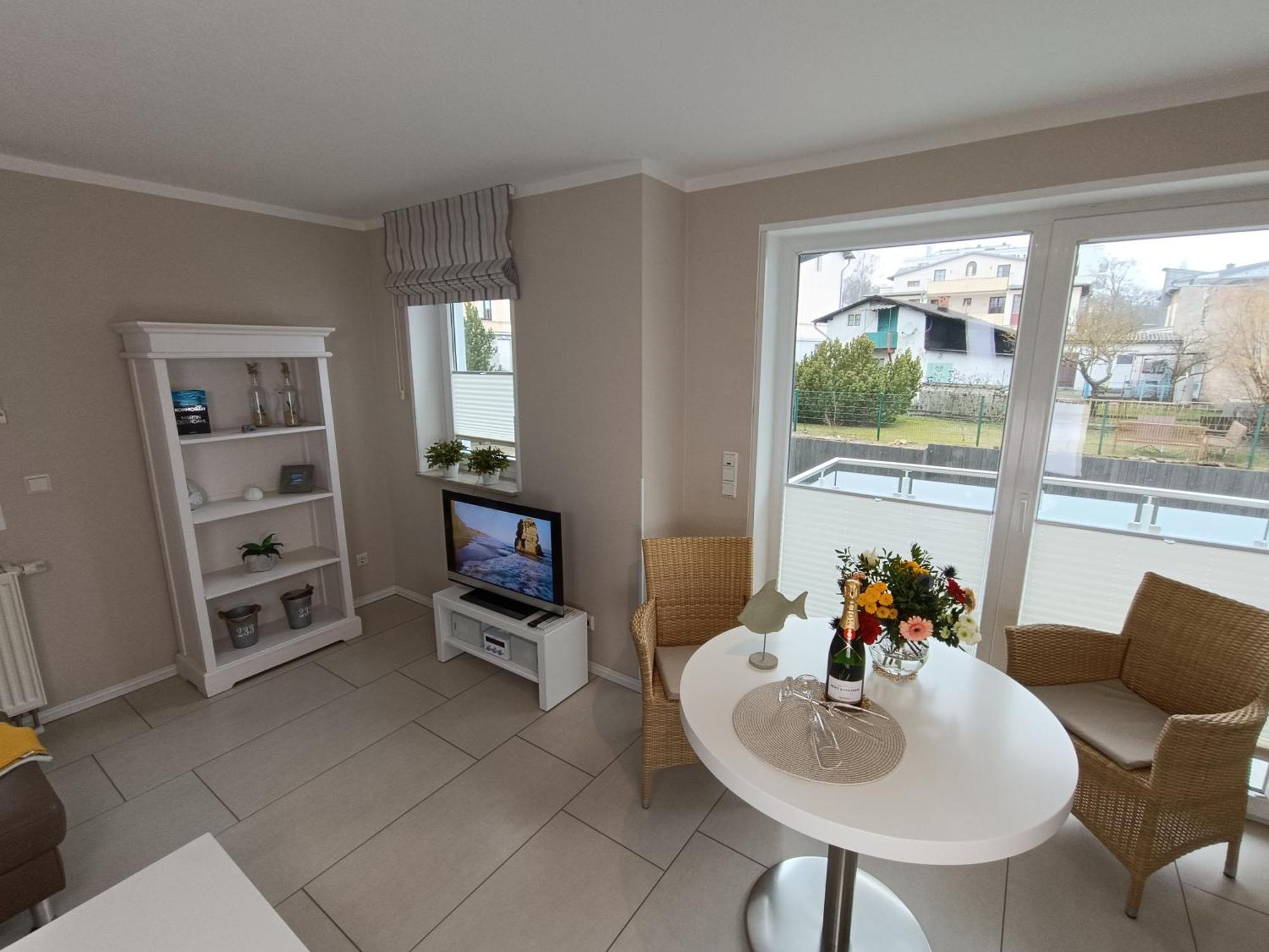 Haus Nemo - 5, Gemuetliches Mit Strandkorb, Strandnah 50 M * Ostseebad Heringsdorf