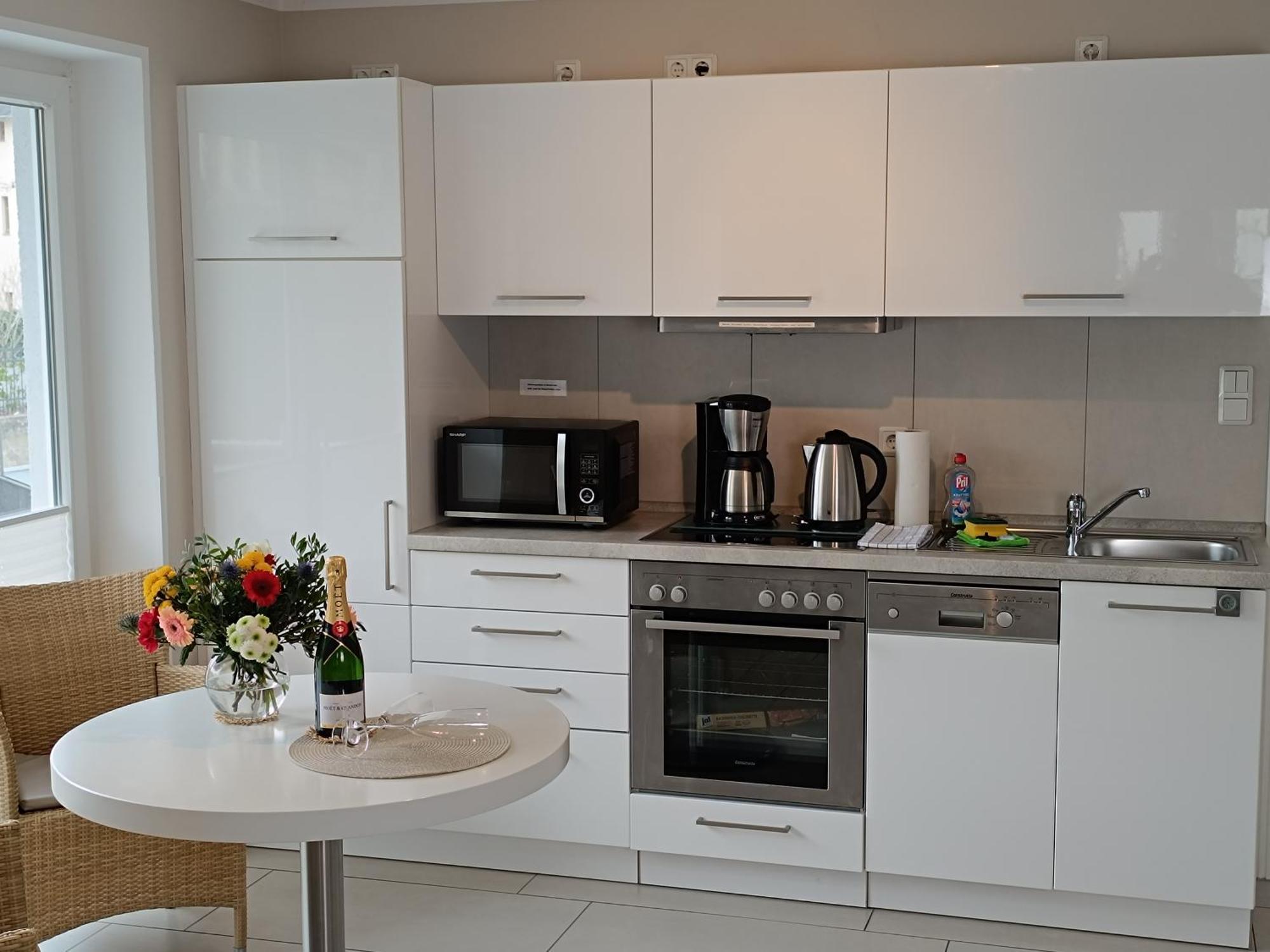 Haus Nemo - 5, Gemuetliches Mit Strandkorb, Strandnah 50 M Ostseebad Heringsdorf