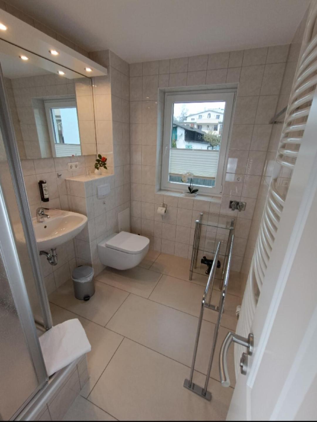 Haus Nemo - 5, Gemuetliches Mit Strandkorb, Strandnah 50 M Appartement Heringsdorf (Usedom)